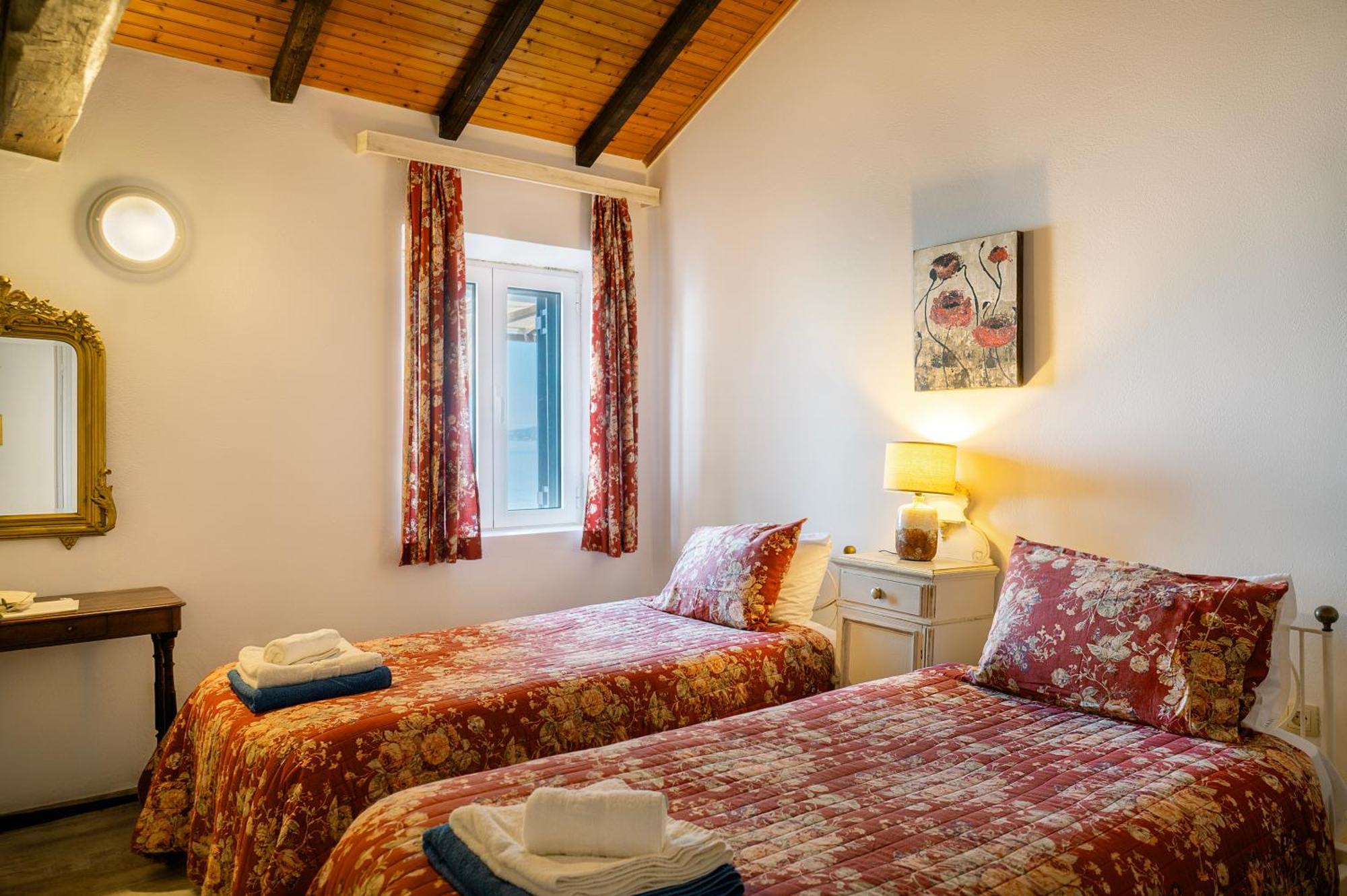 Nissaki Olive Press Villas Ниссаки Экстерьер фото